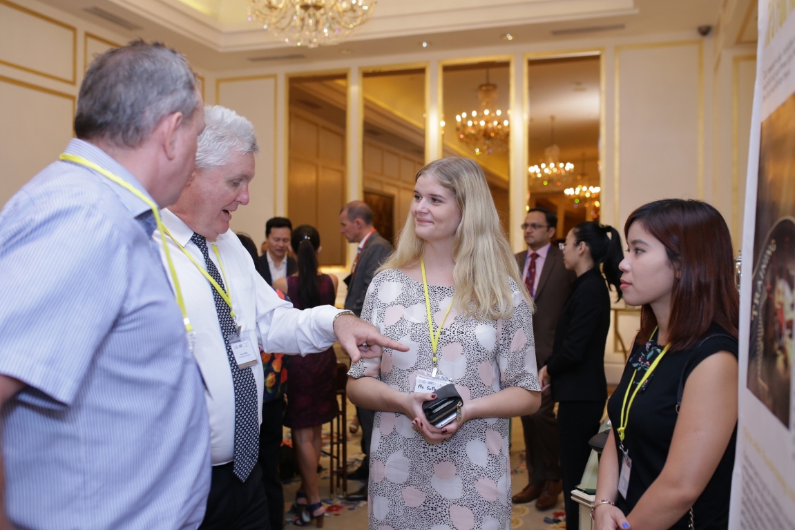 Leadership Mosaics Across Asia: "Accelerating The Development Of Vietnamese Emerging Leaders Into Regional Roles" 4 Networking _Top leaders in Vietnam