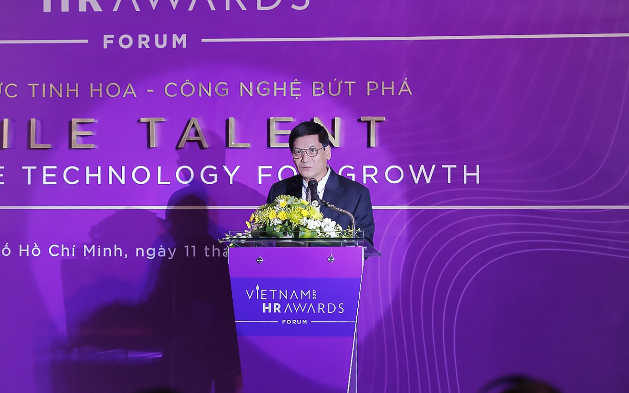 Vietnam HR Awards Forum 2017: How To Grow Agile Talent In The Era Of Disruptive Technology? 14 Mr. Nguyen Trung Chinh - Deputy Chief Editor