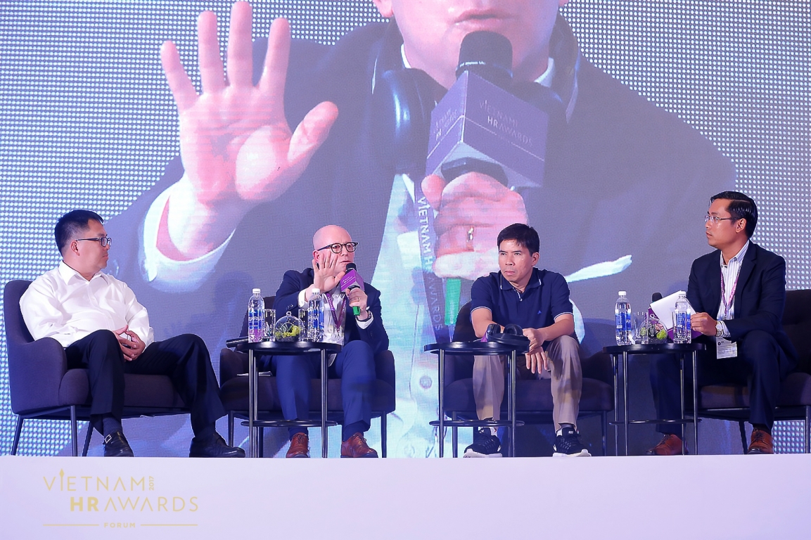 Vietnam HR Awards Forum 2017: How To Grow Agile Talent In The Era Of Disruptive Technology? 15 Panel discussion – Future of HR in technology trends