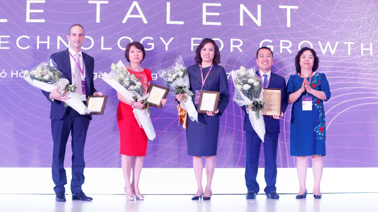 Vietnam HR Awards Forum 2017: How To Grow Agile Talent In The Era Of Disruptive Technology? 21 Remarkable moments - 4