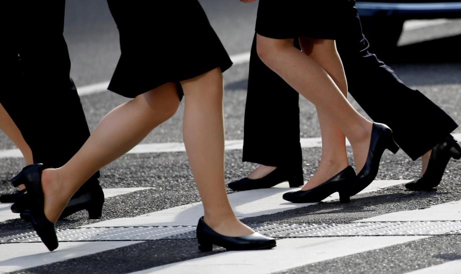 Does Covid-19 Cause More Challenges Or Bring More Opportunities For Women? 4 Covid-19 đang tạo áp lực hay mang đến thêm cơ hội việc làm cho phụ nữ? - Ảnh 1.